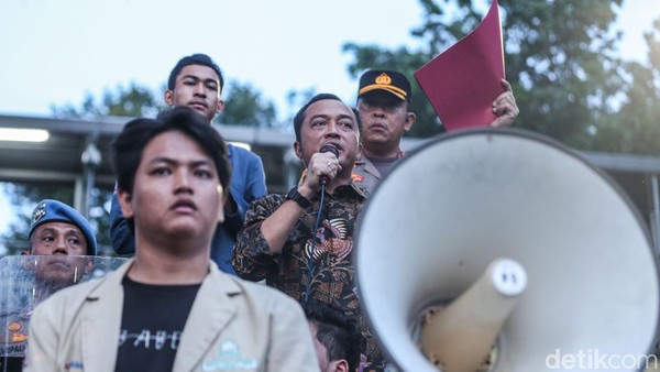 Strategi Pemerintah Hadapi Krisis PHK: Solusi Terbaru Terungkap