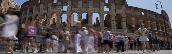 Tragedi Colosseum: Turis Terluka Parah, Butuh 80 Jahitan