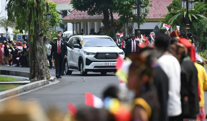 Wapres Gunakan Toyota Zenix Hybrid 2024: Harga & Kreditnya