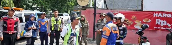 Warga Surabaya Bersatu Lawan Preman Parkir: Dishub Sikat Tuntas Pungli