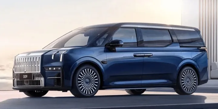 Zeekr 009: Saingan Alphard, Lexus LM, Mobil Teraman? Cek Harga!