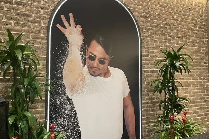 5 Restoran Mewah Salt Bae Tutup? Kisah Kejatuhannya?