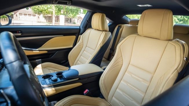 7 Kursi Mobil Keluarga Bekas? Rp49 Juta Aja, Muat Semua!