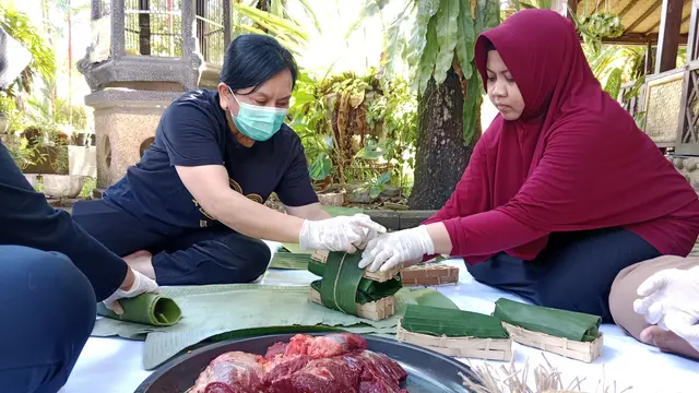 Banyuwangi Berbagi Kebahagiaan Iduladha: Daging Kurban untuk Warga Miskin