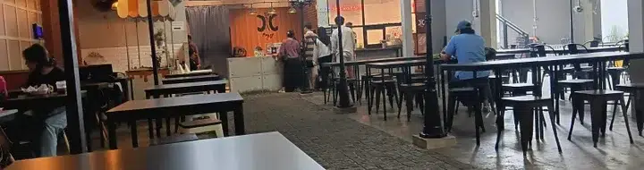 Cafe Manov Mojokerto: Sensasi Kuliner Unik di Jalan Surodinawan