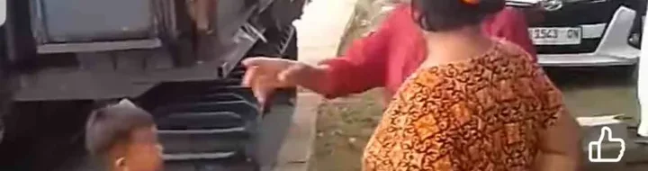 Emak-Emak Indramayu Hadang Combine: Perjuangan Rebut Jalan Desa
