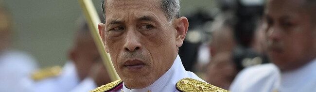 Raja dan Ratu Thailand Kemudikan Pesawat Menuju Bhutan: Misi Diplomasi Udara
