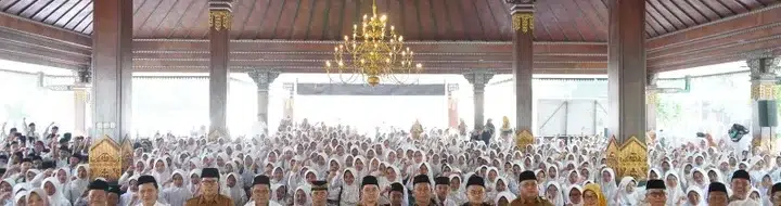 Ribuan Santri Wisuda, Program Hafal 30 Juz Al-Qur'an Mojokerto