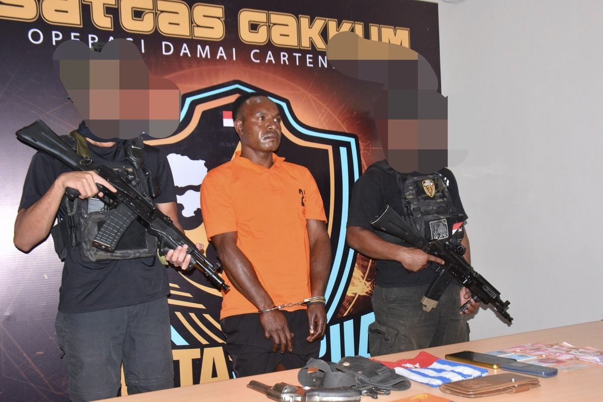 Satgas Cartenz Tangkap DPO KKB: Senjata Pindad & Emas Disita