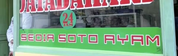 Ussy Sulistiawaty: Makan Siang Mewah di Warteg Bareng Anak-Anak
