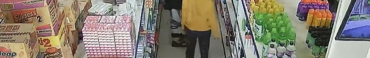 Aksi Nekat Ibu-ibu Curi Susu Bayi di CCTV Pamekasan