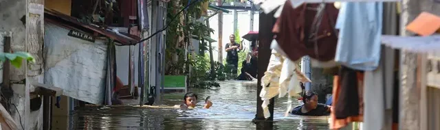 Banjir Jakarta: Rob dan Hujan Ekstrem, Ini Penyebabnya!
