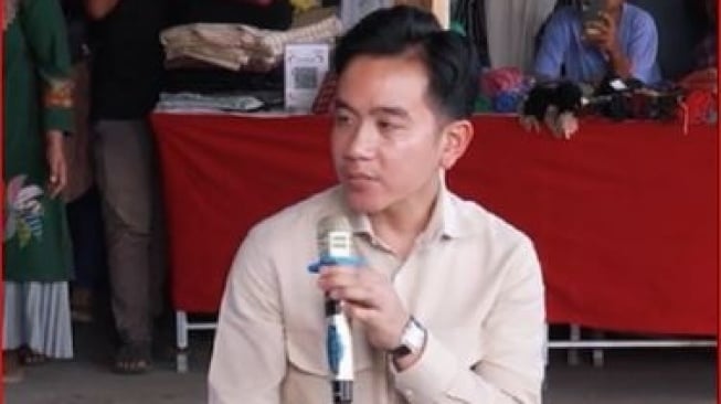 Gibran Rakabuming Raka: Gaya Lurik Klaten, Tampil Keren!