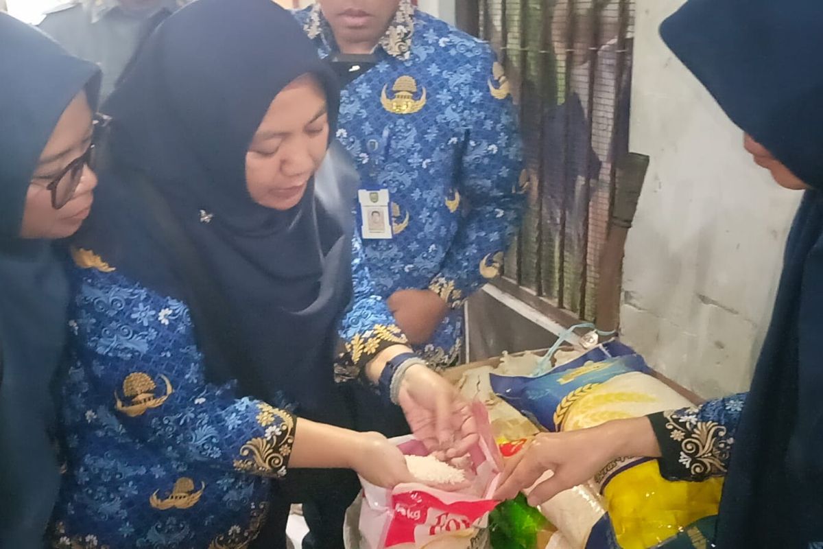 Heboh Beras Premium Oplosan Madiun, Pembeli Menurun Drastis