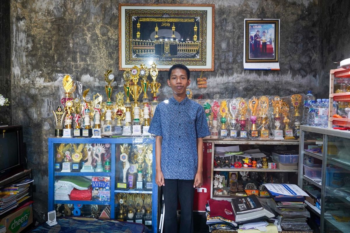 Jualan Es, Raih 100 Prestasi, Masuk ITB: Kisah Inspiratif Avan