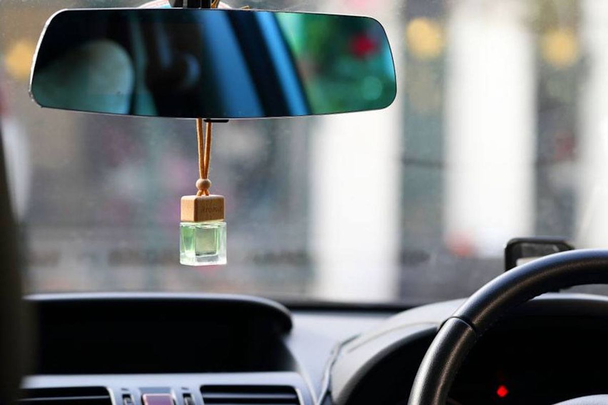 Mobil Panas? Pengharum Mobil Jadi Biang Keroknya!