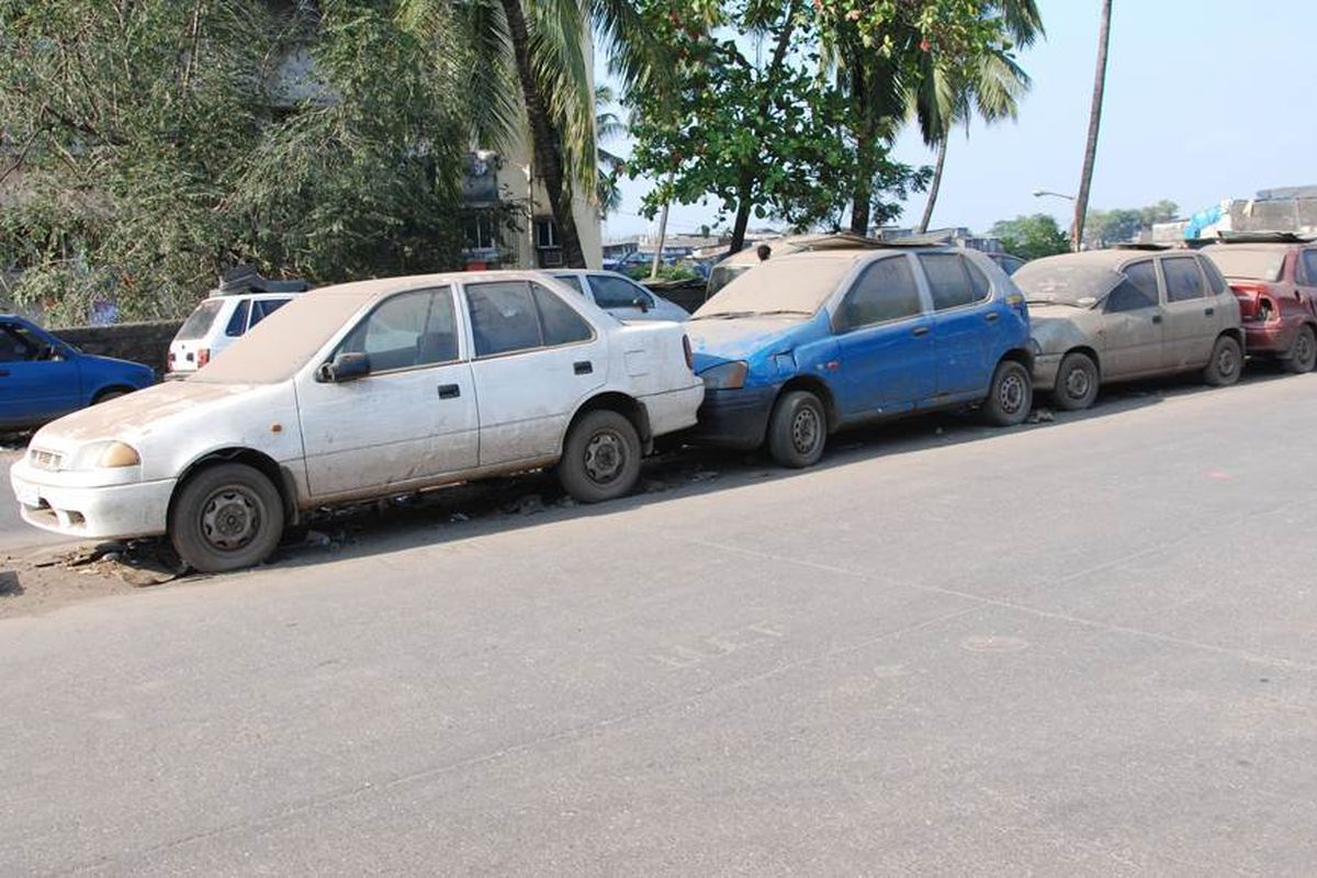 Mobil Parkir Lama? Bahaya Rusak Parah Mengintai Anda!
