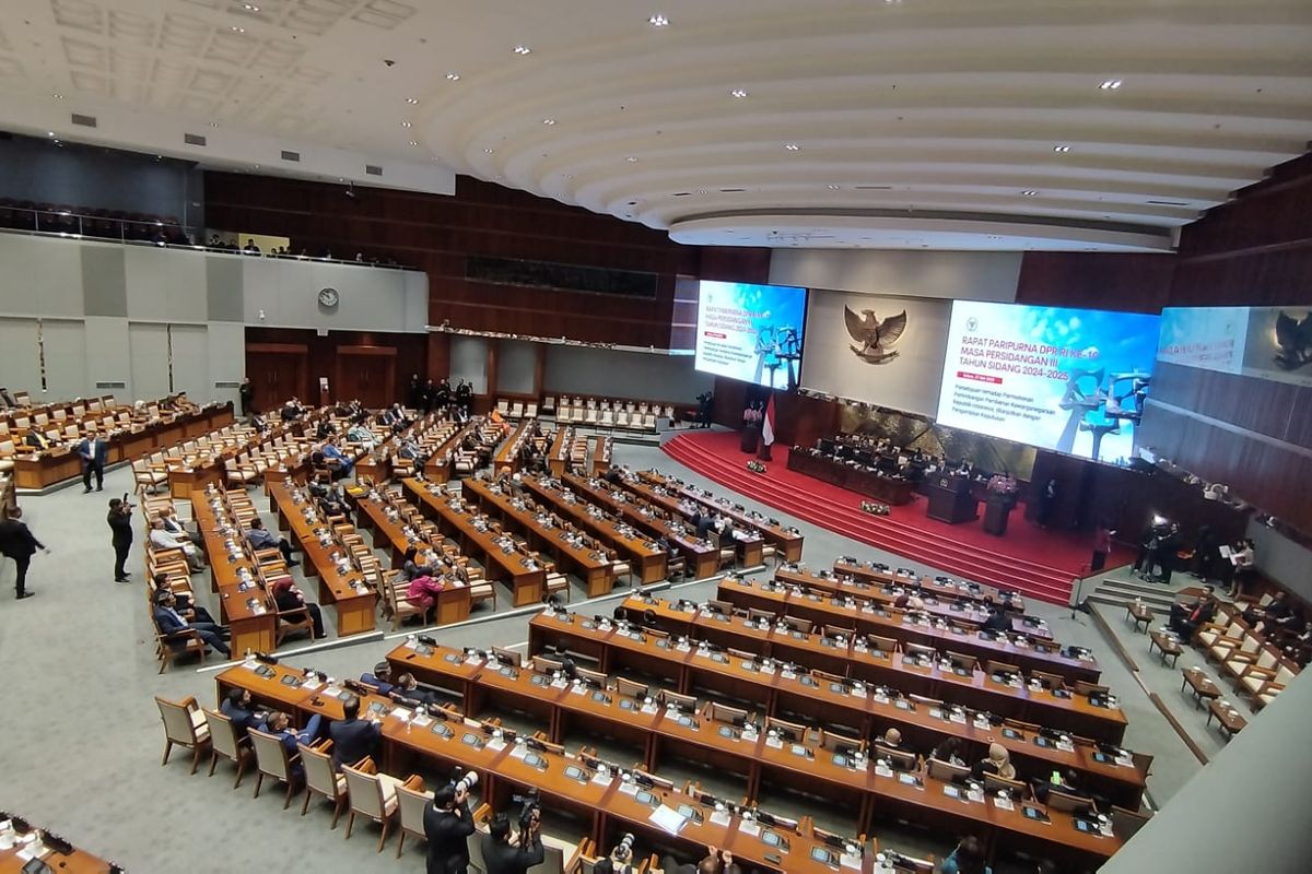 Revisi UU MK: DPR Segera Sahkan, Tanpa Agenda Baru?