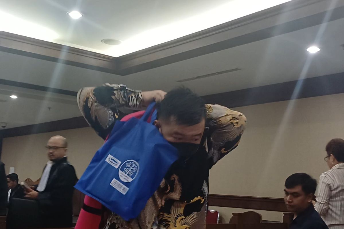 Suap Jaksa Agung: Pengacara Korban Investasi Dipenjara 4,5 Tahun