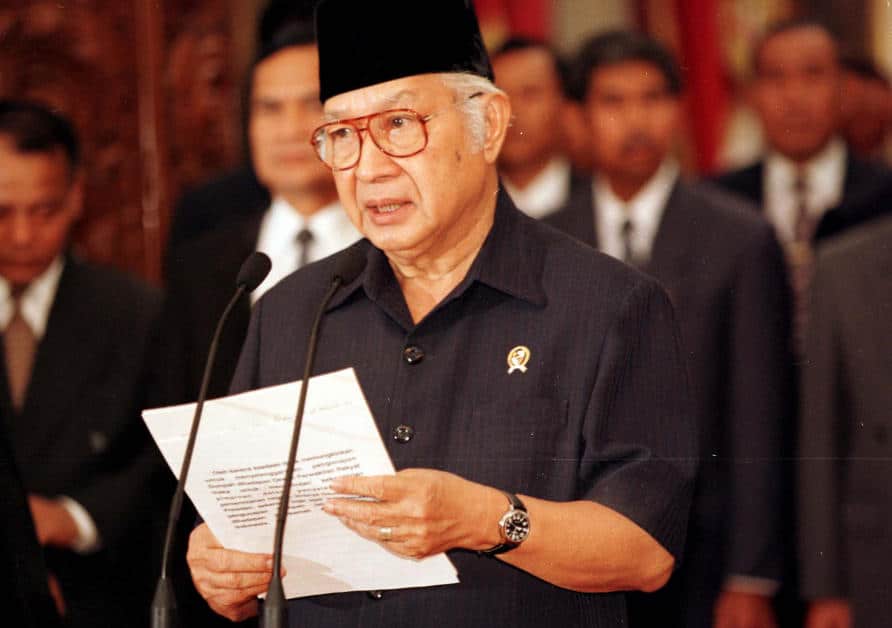 Menteri Era Soeharto vs Sekarang: Warganet: "Dulu Qualified, Sekarang..."