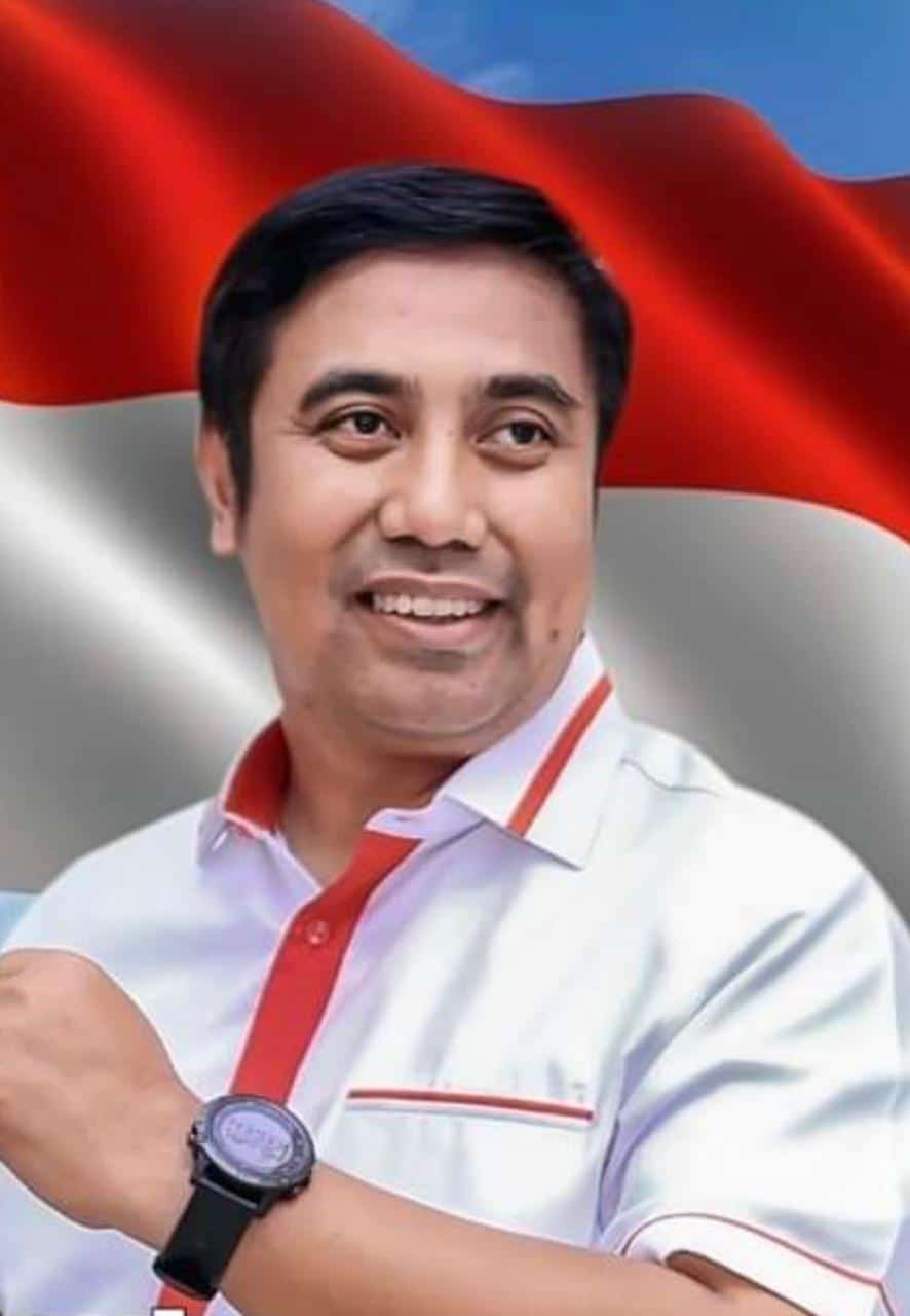 Chaidir Syam, sosok yang dikenal merakyat, kembali disambut hangat oleh masyarakat di desa Cenrana Baru, Maros. Saat berkampanye, ia dikerumuni oleh para ibu-ibu yang mengaku merindukan sosoknya.