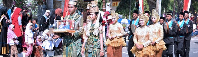 Kericuhan Karnaval di Lamongan: Atribut Silat Picu Ketegangan, Berujung Damai