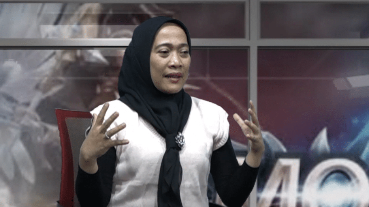 Tia Rahmania, mantan kader PDIP, dipecat!  Ternyata dia terbukti melakukan kecurangan di Pemilu. 