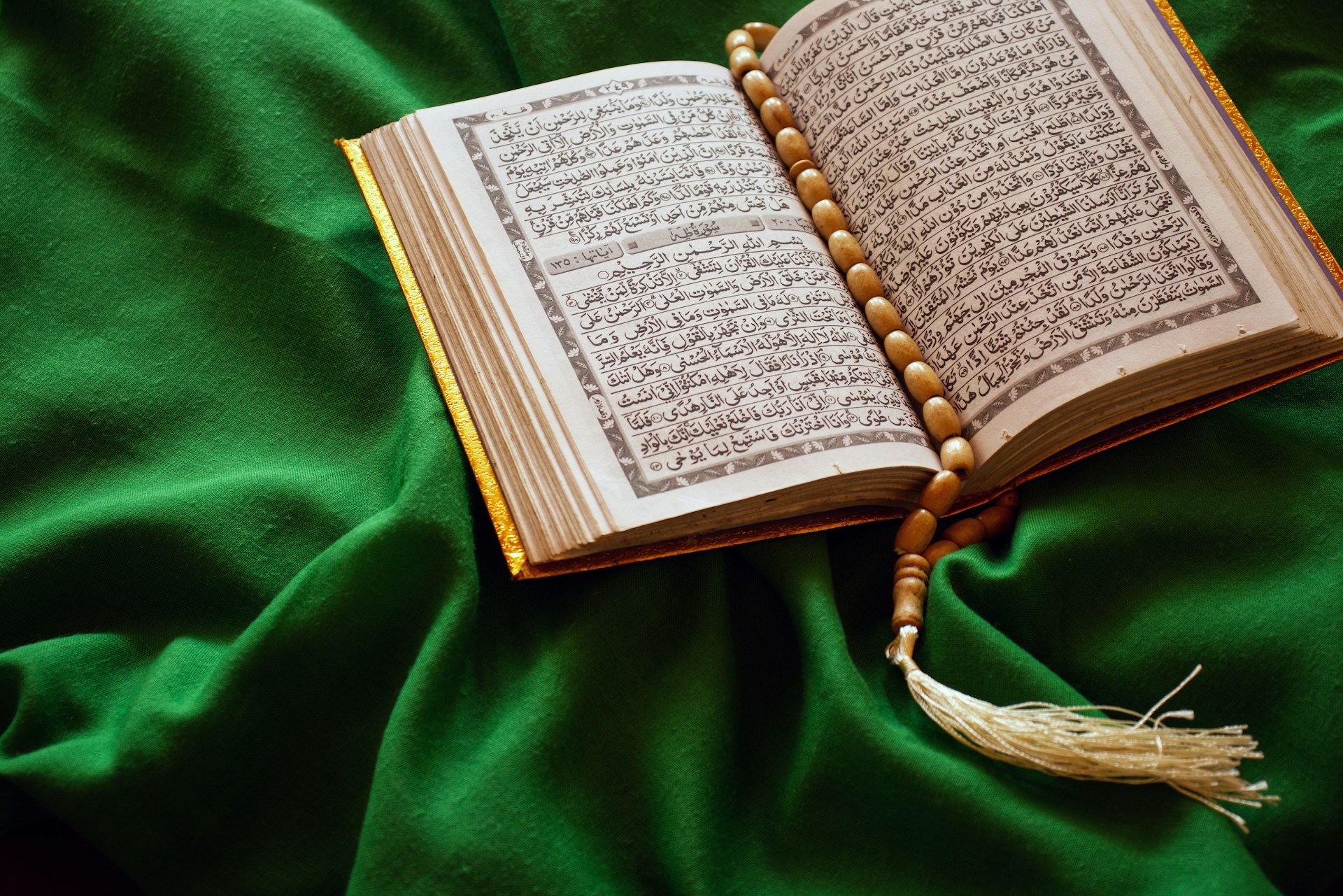 Pengertian, Cara Membaca, dan Contoh Iqlab dalam Al-Qur'an