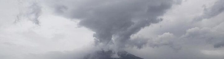 Gunung Semeru Kembali Bergemuruh, Erupsi Terjadi 5 Kali Pagi Ini!