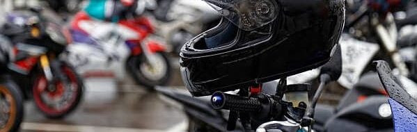 Helm Basah, Fungsi Berkurang? Ini Cara Merawatnya di Musim Hujan!