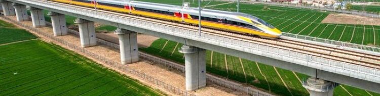 Kereta Cepat Jakarta-Surabaya 4 Jam Saja? Ini Rutenya!
