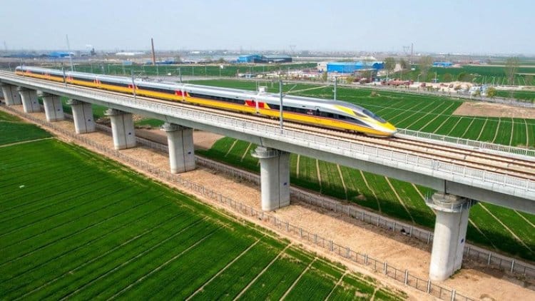 Kereta Cepat Jakarta-Surabaya 4 Jam Saja? Ini Rutenya!