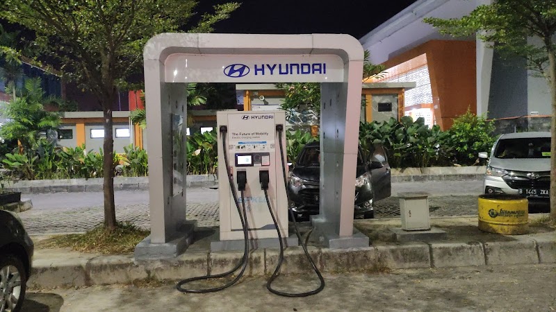 Mobil Listrik di Semarang: Bukan Cuma Gaya, Tapi Kebutuhan?