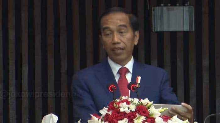 Jokowi Ditinggal Rakyat? Tepuk Tangan di Pelantikan DPR Ungkap Kisah Pilu