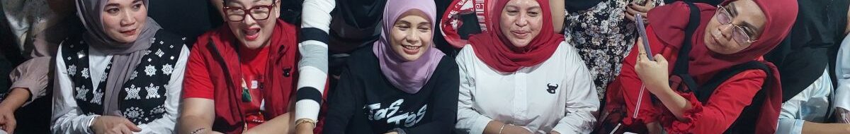 Siti Rahmawati Diserbu di Pasar, Pedagang dan Warga Berebut Foto!