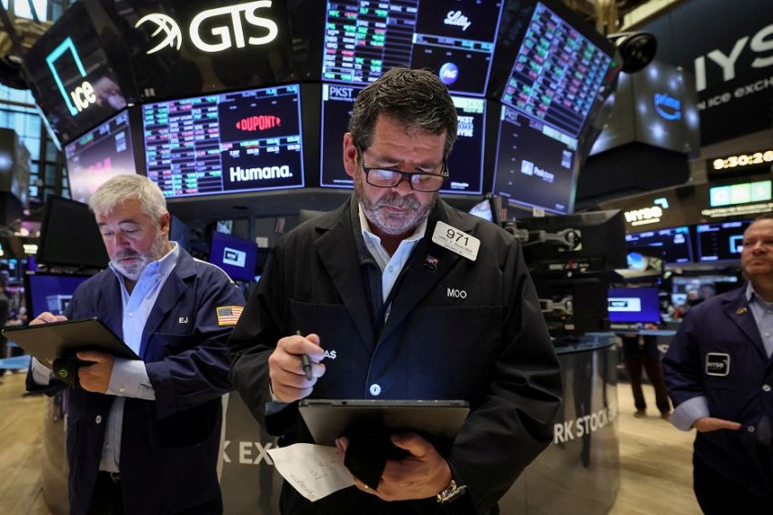 Wall Street Naik Jelang "Bom" Fed! Apa yang Terjadi?