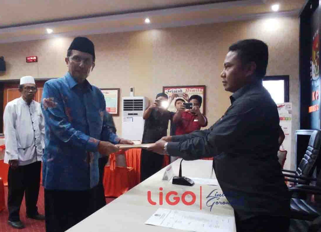 Jelang pelantikan anggota DPD, nama Fadel Muhammad mencuat sebagai calon kuat untuk memimpin MPR. Topreneur - Anggota Dewan Perwakilan Daerah (DPD) terpilih periode 2024-2029 akan dilantik pada 1 Oktober 2024. Menjelang pelantikan, banyak anggota DPD petahana mulai menyuarakan dukungan mereka agar posisi pimpinan Majelis Permusyawaratan Rakyat (MPR) kembali dipegang oleh perwakilan daerah, dengan nama Fadel Muhammad sebagai sosok yang diunggulkan.